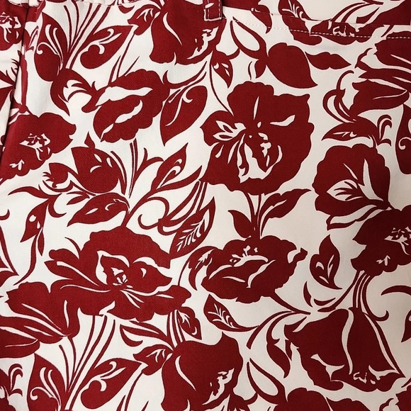 Land's End NWT Petite Size 16P Warm Cinnabar Floral Mid Rise Shorts - Picture 2 of 9
